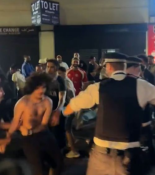 Violențe pe străzile din Londra    FOTO:    Fanii Egiptului au creat haos  în capitala Angliei după calificarea în optimile CM 2026