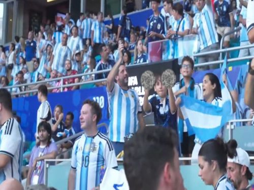 Gesturi rasiste ale fanilor argentinieni la adresa lui IShowSpeed în meciul cu Capul Verde. Foto: captură X/@arielipillo
