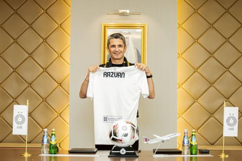 Răzvan Lucescu, prezentat la Al-Sadd. Foto: X/@AlsaddSC