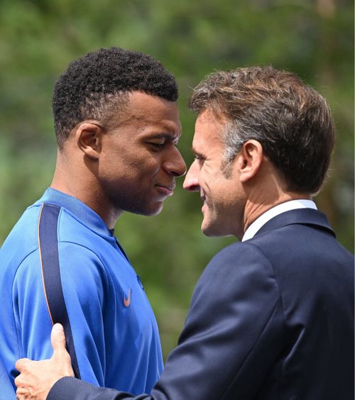 Macron îl apără pe Mbappe     Declarațiile rasiste  ale senatoarei din Paraguay au stârnit reacții dure. Ce spune Infantino
