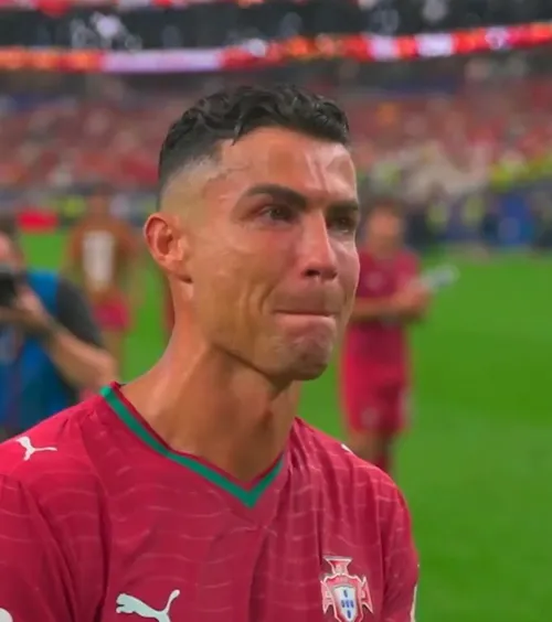 Ronaldo, cu inima frântă     FOTO.  Cum a fost surprins starul Portugaliei după   eliminarea dramatică  de la CM 2026