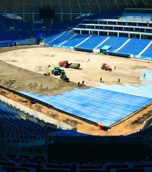 „Oblemenco”, pregătit de meciuri     VIDEO.  Stadionul Craiovei   are o nouă suprafață de joc,  folosită la CM 2026! Lucrările s-au finalizat după 40 de zile