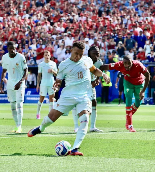 Explicații pentru fenomenul de la Mondial  Messi, Mbappe și Kane, metodă controversată de   executare a penalty-urilor.  E și eficientă?