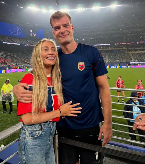 Sorloth, ținta fanilor obsedați  Iubita atacantului care nu i-a pasat lui Haaland   a primit amenințări bolnave:  „Sper să ardeți încet”