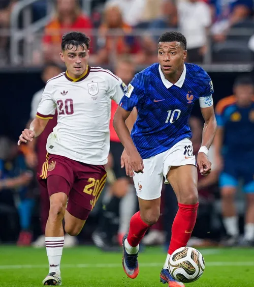 Mbappe, discurs dur     Nu a avut milă,   după ce Franța a fost umilită de Spania: „Neglijenți! N-ai cum să câștigi”