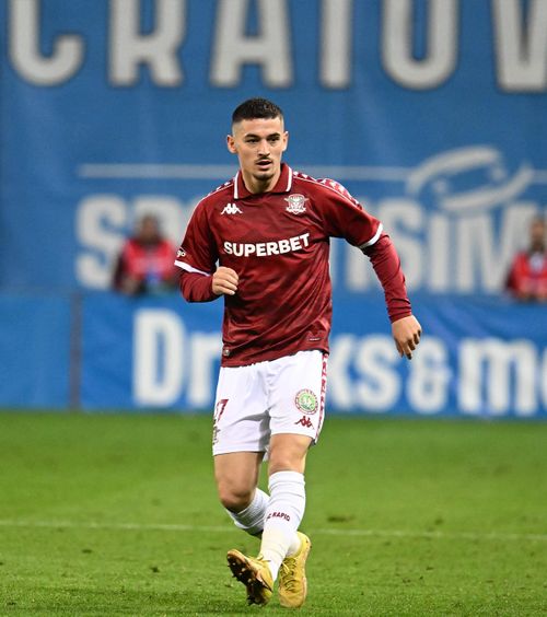 Aproape de despărțirea de Rapid   Fotbalistul cu 14 meciuri în sezonul trecut   negociază cu altă formație
