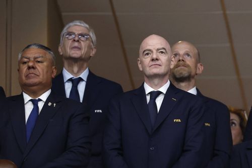 Arsene Wenger și Gianni Infantino (foto: Imago)