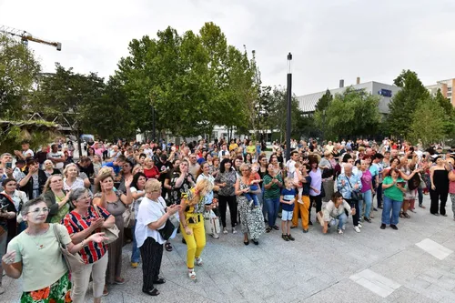 Concert Magic Level și recitaluri susținute de patru mici artiste au loc în weekend, în Piațeta Favorit. Programul complet de sâmbătă seara