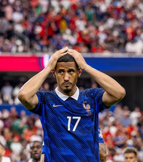 „Nu mai pot, spatele meu e distrus!”   Starul lui Arsenal va lipsi o perioadă îndelungată, după ce   problemele sale s-au agravat la Mondial