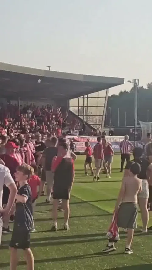 Partida dintre Derry City și CSKA Sofia, întreruptă în urma incidentelor dintre suporteri. Sursa foto: „X”, @thecasualultra