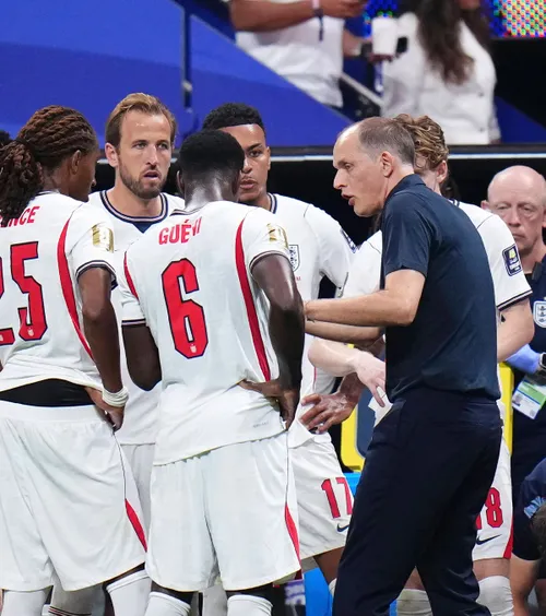 Tuchel ripostează  Atacat din toate direcțiile,   dă vina pe ADN-ul Angliei  pentru eșecul de la Mondial. Rămâne selecționer?