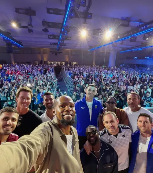 FIFA, Eveniment fără precedent    FOTO:  Selfieul de final, cu    Messi, Rodri, Djokovic, Tom Brady sau Rio Ferdinand  s-a viralizat. Ce au spus protagoniștii
