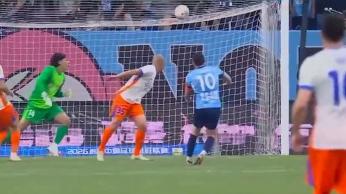 Golul marcat de Nicolae Stanciu în Dalian Yingbo- Shandong Taishan 3-1 Foto captură ecran X.jpeg