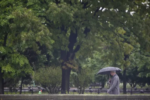 Avertizare METEO | Cod roșu de vijelie și grindină în București și Ilfov, acum. A fost emis mesaj RO-Alert: Evitați deplasările și adăpostiți-vă | UPDATE