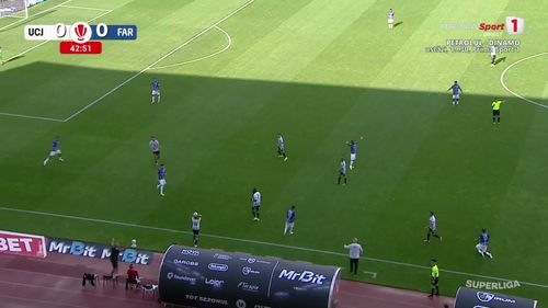 Universitatea Cluj a deschis scorul în meciul cu Farul, din prima etapă a Ligii 1, după o fază confuză de arbitraj. Foto: Captură Prima Sport