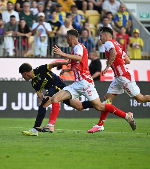 Ce s-a întâmplat la penalty    Raul Opruț,  după înfrângerea cu Petrolul: „A căutat faultul” + Diferența dintre Nuno Campos și Kopic