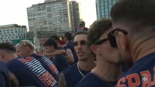 Yeremy Pino și Unai Simon s-au pupat în autobuzul festiv