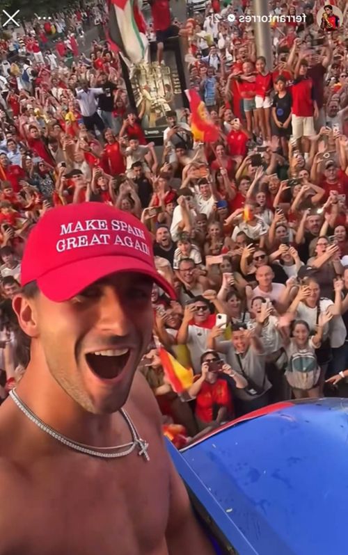 Ferran Torres a purtat o șapcă pe care scria „Make Spain Great Again”