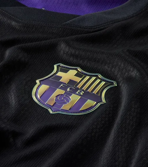 Barca, omagiu pentru Kobe Bryant     FOTO:  Cum arată   noul tricou de deplasare  al catalanilor: costă 125 de euro și are o inspirație specială