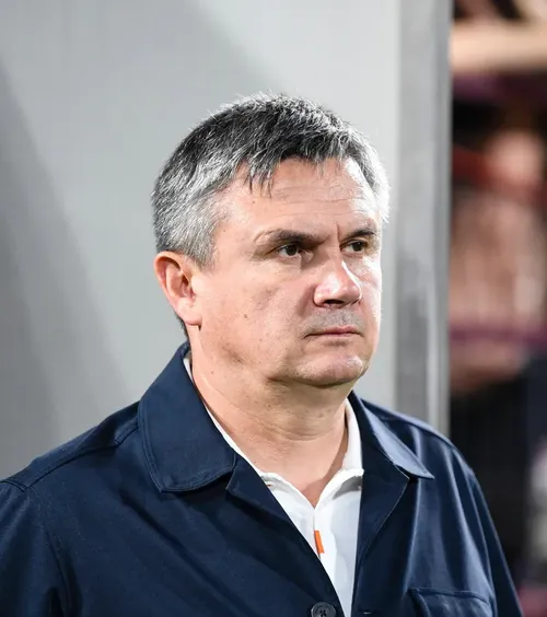„Trebuia să lase faza să se joace”    Arbitrul meciului UTA - Oțelul 2-2, criticat  de Cristi Balaj: „În Legea 7 e prevăzut expres”