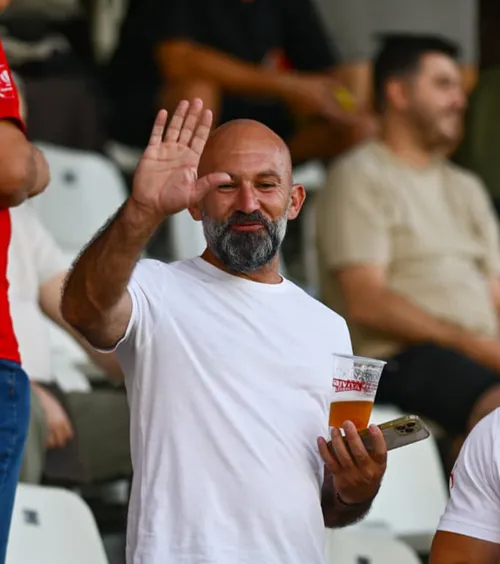 Primul derby cu bere pe stadion     FOTO.   Suporterii s-au bucurat de   băuturi cu alcool  la Dinamo - U Craiova. Un pahar, mai ieftin decât îngehțata dinamovistă!