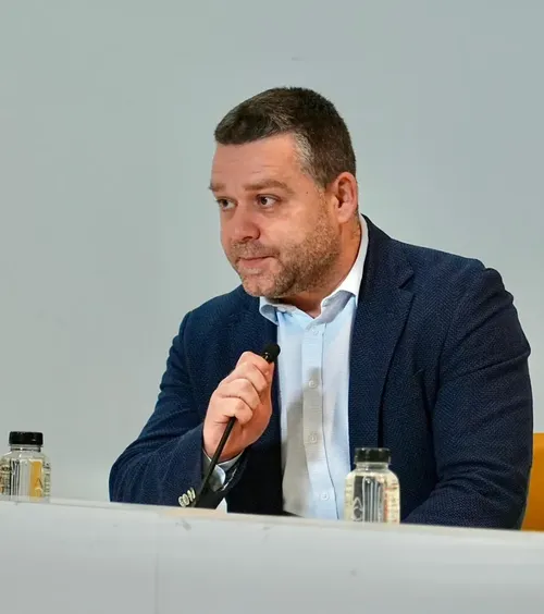 „Arena e și a rockerilor”  Cum explică primarul Capitalei că   fotbalul e alungat vara  de pe cel mai mare stadion al țării » Gaură uriașă în 2025!