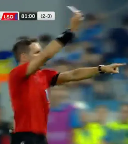 El a văzut „roșu” în Bănie    FOTO.  UEFA a făcut lumină! Pe cine   a eliminat  arbitrul în minutul 81 al meciului dintre U Craiova și Levski