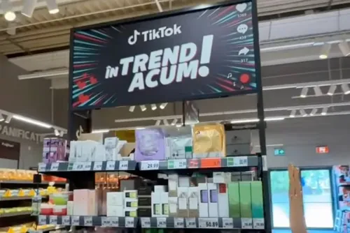 VIDEO | Un nou raion a apărut la Kaufland, ca să nu cauți bezmetic prin magazin produsele devenite virale pe net: rafturile "În trend acum, pe TikTok"