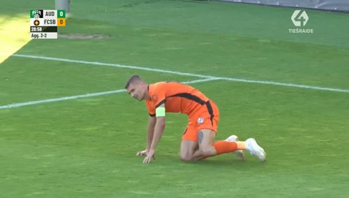 AUDA - FCSB. Penalty cerut de Tănase în prima repriză (5).jpg