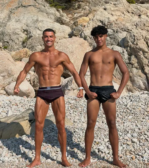 „Nu încă!”    FOTO:  Cristiano Jr. crede că se apropie de nivelul tatălui.   CR7 îl pune la punct