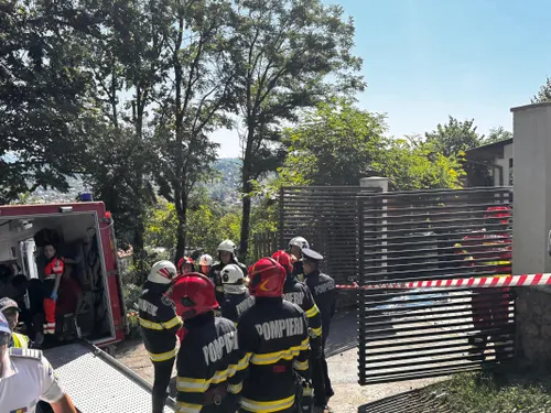 Microbuzul lui Dinamo 2, implicat într-un accident rutier grav FOTO ISU Argeș