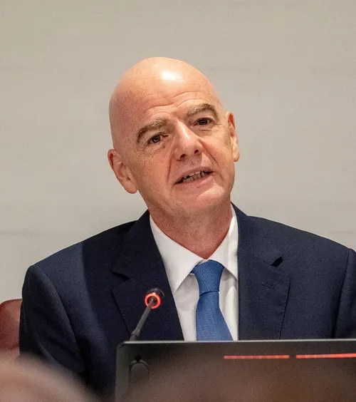 Infantino, salariu șocant  Planul de 20 de miliarde de dolari i-ar fi adus  președintelui FIFA  încasări istorice în fiecare an
