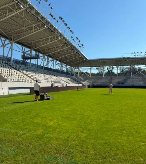Cum arată „Arcul de Triumf” înainte de FCSB - Farul   FOTO:   Gazonul nu se prezintă grozav,  iar duminică joacă și Dinamo pe Arc