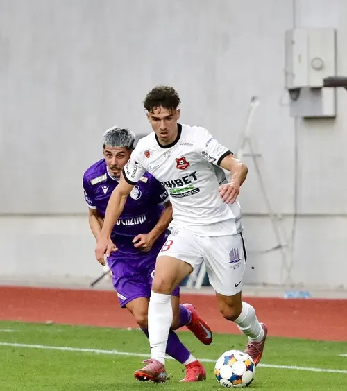 Interes din Liga 1 pentru Kevin Ciubotaru  Măldărășanu a vorbit despre viitorul fotbalistului  dorit în trecut de FCSB:  „M-a întrebat de el”