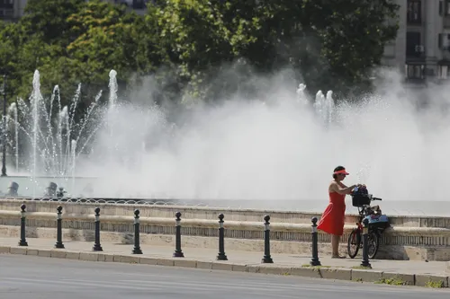 Avertizări meteo în lanț, emise acum de ANM pentru București. Un cod galben, urmat de unul portocaliu. În următoarele ore, temperaturi resimțite de peste 40 de grade