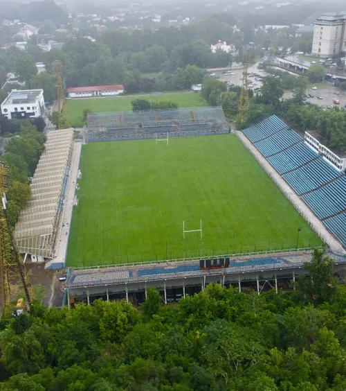 Monumentul nepăsării   FOTO+VIDEO.  Contrast ȘOCANT la stadionul Cotroceni: gazon peste Ghencea, dar  tribunele se prăbușesc sub ochii BNR