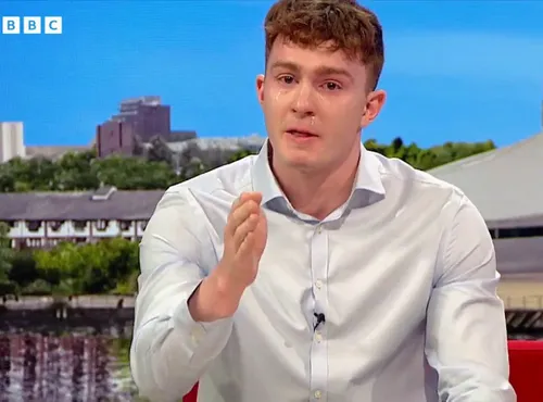 „Dați-ne o șansă să luptăm pentru viețile noastre!”   Archie Goodburn, apel disperat,  înecat în lacrimi, în direct la TV + Răspunsul premierului britanic