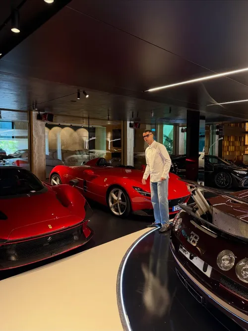Cristiano Ronaldo, imagini din garajul în care păstrează o parte dintre automobilele exclusiviste pe care le deține. Foto: Instgram, @cristiano