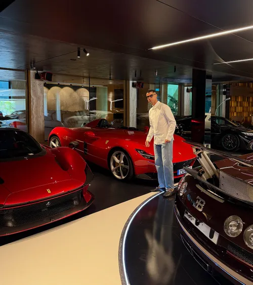 Jucăriile fabuloase ale lui Ronaldo   FOTO.  Starul portughez și-a prezentat  colecția de lux:  „Sincer, nu știu câte mașini am”