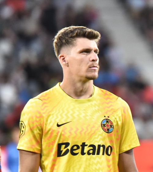  „Tu ești vinovatul!”  Situația lui  Târnovanu la FCSB:  „E portar de națională, nu pot să-l dau pe atât”