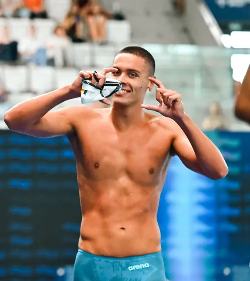 „Fără nicio aroganță”   David Popovici,  încredere maximă după calificarea în semifinale: „Sunt foarte bine pregătit”