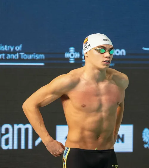 Popovici, idolul noului star din natație  Puștiul spaniol care s-a clasat pe 3 în seria lui David  l-a luat ca model  pe campionul mondial: „Îmi plac mentalitatea și modestia lui”