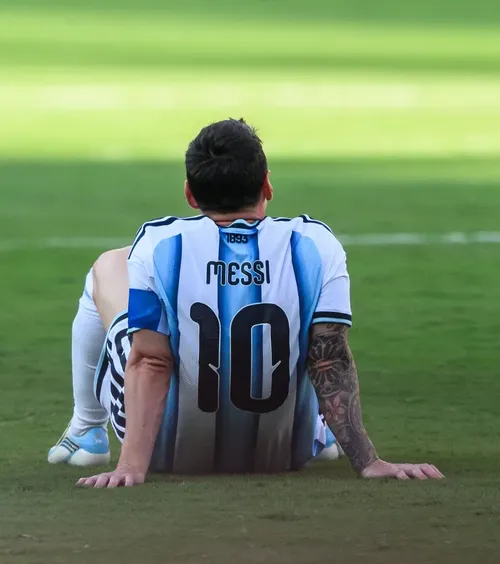 Se retrage  Messi din fotbal?  Informații contradictorii după  moartea tatălui său  » Ce se știe în acest moment, oficial