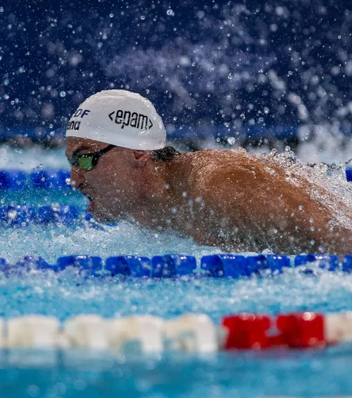 Doi români în semifinale!   FOTO:  Denis Popescu și Vlad Mihalache s-au calificat în penultimul act la  100m fluture,  la Europenele de Natație