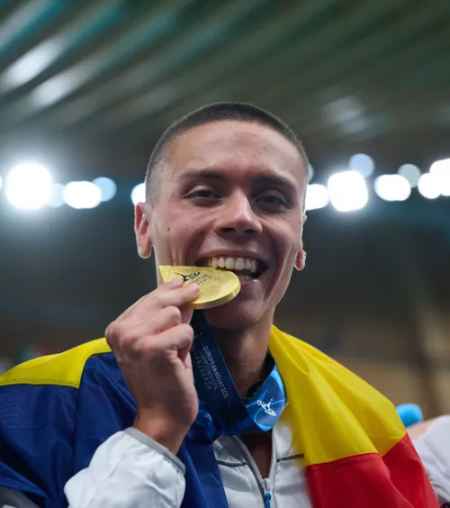 „Am pus presiune pe mine”  Popovici, prima reacție după  aurul cucerit  la 100 m liber: „Știam că rusul e mai bun pe prima jumătate”