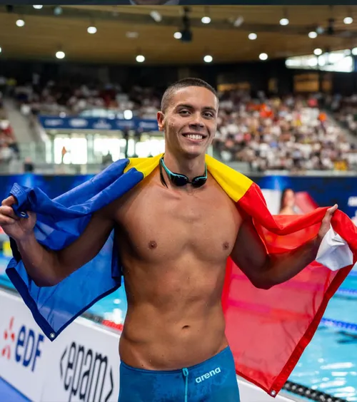 Încasări de top pentru Popovici  Suma pe care o va primi campionul european, după  medalia de aur  cucerită la Paris 