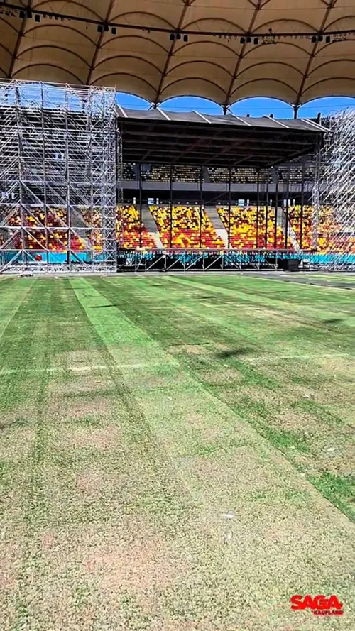 Gazonul de pe Arena Națională, la 3 luni după începerea evenimentelor / foto: capturi TikTok/Saga Festival
