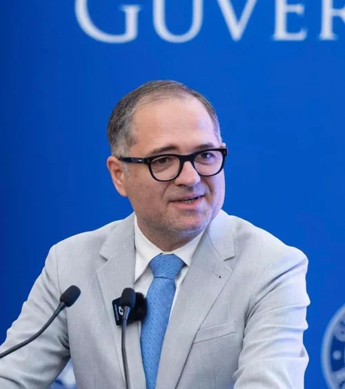 Manevră revoltătoare  Campionii sunt neplătiți, dar ANS dă  173.000 de euro pe renovarea unor băi!  Cum au fost mutați banii sportivilor