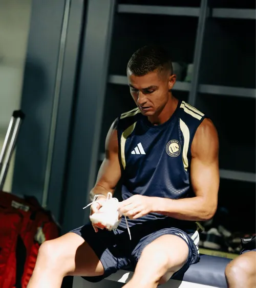 Cristiano Ronaldo s-a vopsit   FOTO.  Starul portughez s-a întors la Al-Nassr »  Și-a surprins fanii  cu noul său look: „Mai multe frizuri decât goluri”