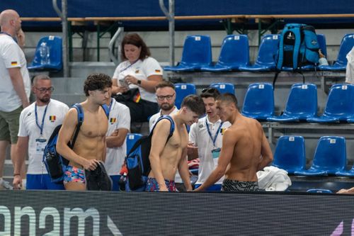 David Popovici, încălzire înainte de finala de 200m liber (FOTO: Raed Krishan / GOLAZO.ro)